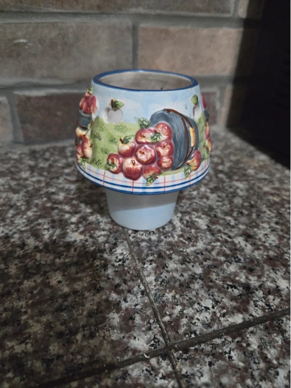 Retired Yankee Candle "County Apples"